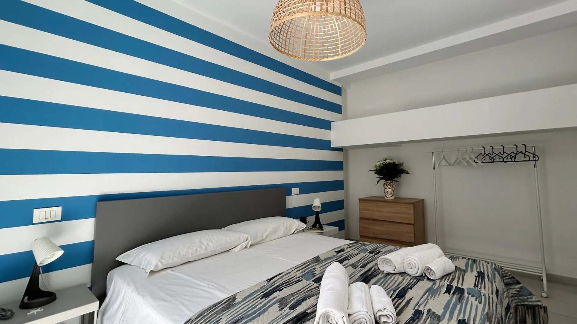 Sealands 50 Meters From The Sandy Beach With Wifi Avola